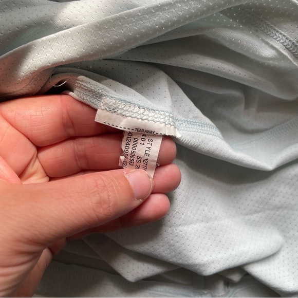 Under Armour Medium Light Blue Tank - Picture 6 of 6